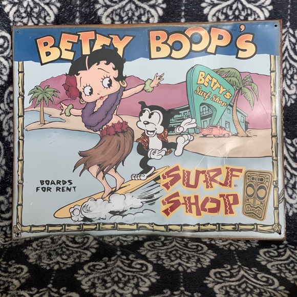 “BETTY BOOP’S SURF SHOP” Tin - Vintage